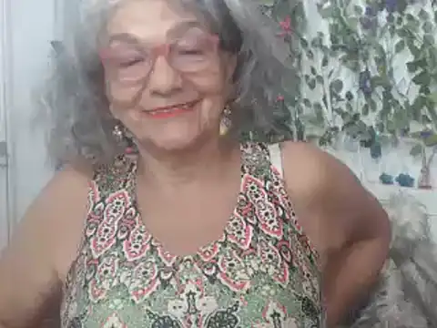 Snapshot of FunnyGrandma chatting on February 2025 02:50:02 AM FunnyGrandma online show from February 2025 02:50:02 AM