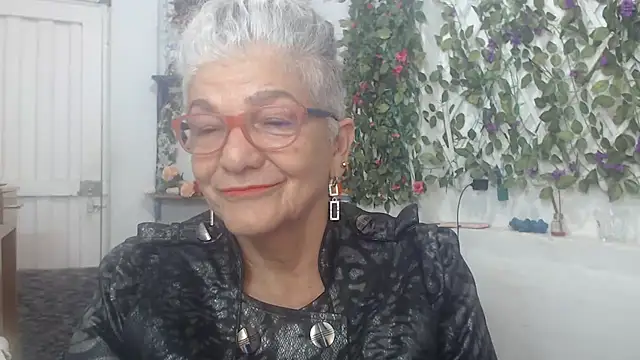 Snapshot of FunnyGrandma chatting on February 2025 01:41:01 AM FunnyGrandma online show from February 2025 01:41:01 AM
