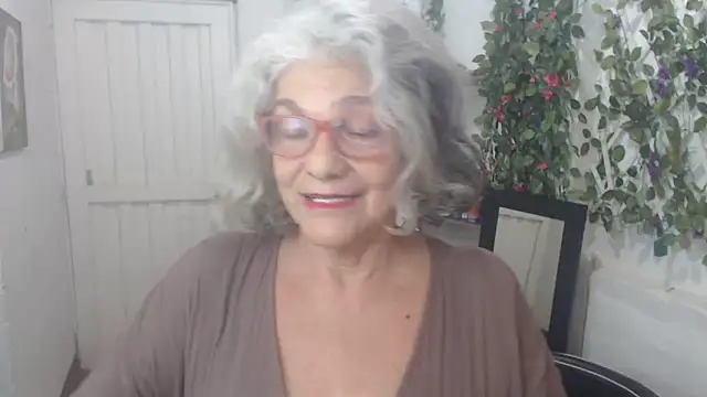 Snapshot of FunnyGrandma chatting on March 2025 11:49:01 PM FunnyGrandma online show from March 2025 11:49:01 PM