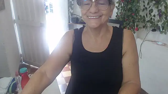 Snapshot of FunnyGrandma chatting on March 2025 08:40:02 PM FunnyGrandma online show from March 2025 08:40:02 PM