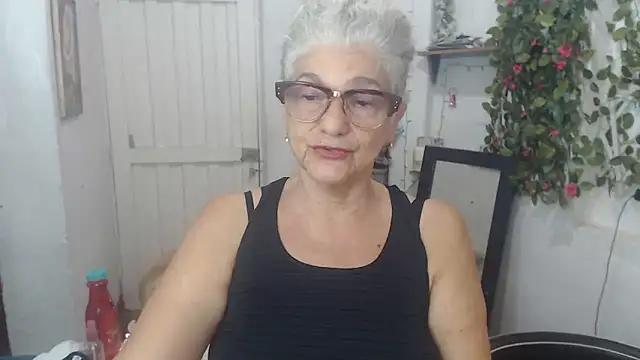 Snapshot of FunnyGrandma chatting on March 2025 11:45:02 PM FunnyGrandma online show from March 2025 11:45:02 PM