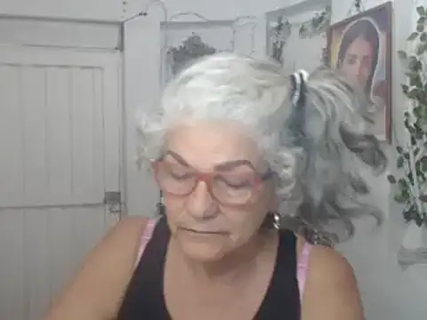 Snapshot of FunnyGrandma chatting on September 2025 12:54:02 AM FunnyGrandma online show from September 2025 12:54:02 AM