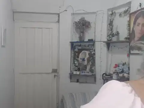 Snapshot of FunnyGrandma chatting on September 2025 02:11:02 AM FunnyGrandma online show from September 2025 02:11:02 AM