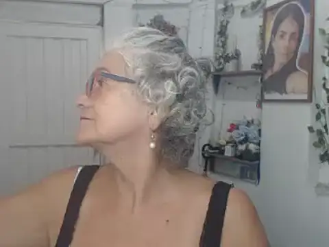 Snapshot of FunnyGrandma chatting on September 2025 11:15:02 PM FunnyGrandma online show from September 2025 11:15:02 PM