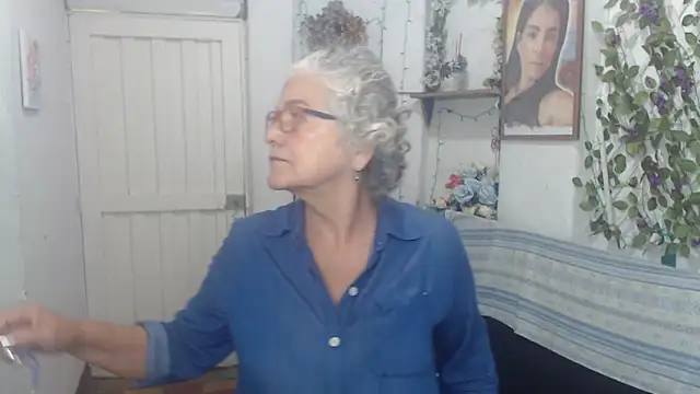Snapshot of FunnyGrandma chatting on September 2025 11:30:01 PM FunnyGrandma online show from September 2025 11:30:01 PM