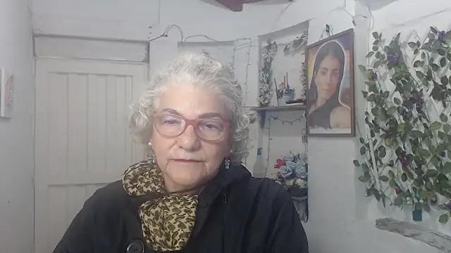 Snapshot of FunnyGrandma chatting on October 2025 03:16:02 AM FunnyGrandma online show from October 2025 03:16:02 AM