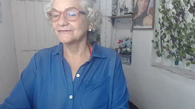 Snapshot of FunnyGrandma chatting on October 2025 11:27:02 PM FunnyGrandma online show from October 2025 11:27:02 PM