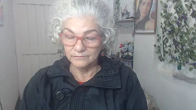 Snapshot of FunnyGrandma chatting on October 2025 02:12:02 AM FunnyGrandma online show from October 2025 02:12:02 AM