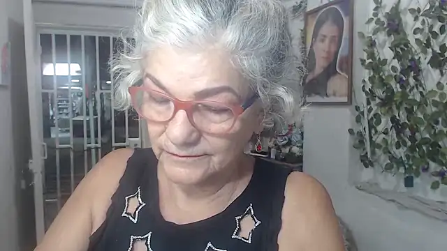 Snapshot of FunnyGrandma chatting on October 2025 02:12:02 AM FunnyGrandma online show from October 2025 02:12:02 AM