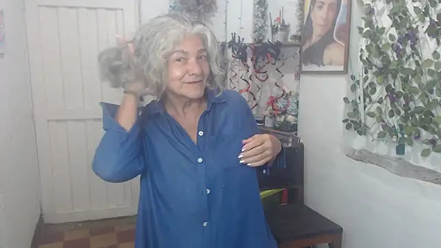 Snapshot of FunnyGrandma chatting on October 2025 12:19:01 AM FunnyGrandma online show from October 2025 12:19:01 AM