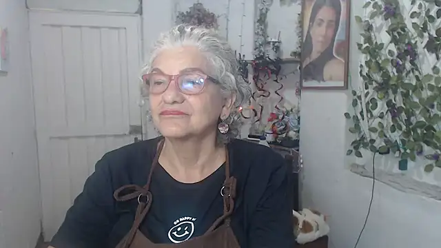 Snapshot of FunnyGrandma chatting on October 2025 03:10:02 AM FunnyGrandma online show from October 2025 03:10:02 AM