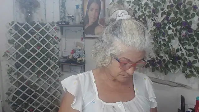 FunnyGrandma online show from November 2025 10:31:01 PM