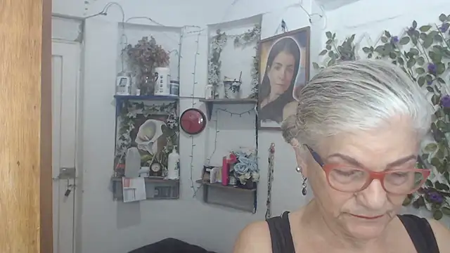 FunnyGrandma online show from May 2026 12:05:01 AM