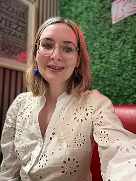 The Snowwhitee online show from January 2025 07:20:02 PM