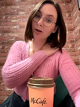 The Snowwhitee online show from October 2025 07:11:01 PM