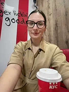 The Snowwhitee online show from March 2026 09:08:01 PM