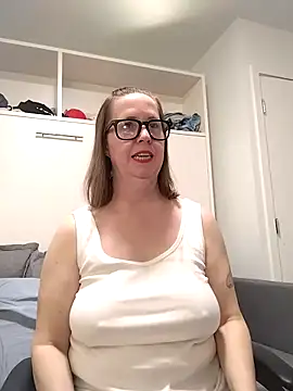 Snapshot of SweetandNaughty1 chatting on March 2026 04:02:01 PM SweetandNaughty1 online show from March 2026 04:02:01 PM