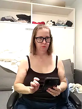 SweetandNaughty1 online show from June 2026 09:46:01 PM