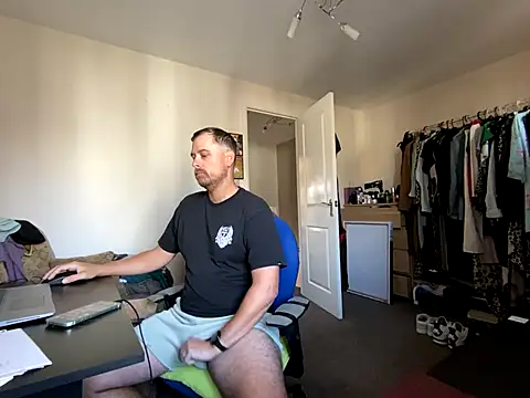 Snapshot of Kramer023 chatting on September 2025 09:23:02 AM Kramer023 online show from September 2025 09:23:02 AM