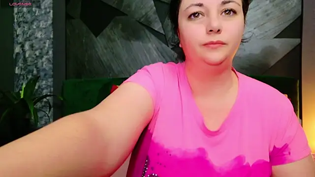 Snapshot of AleshaArabian chatting on December 2024 06:27:02 PM AleshaArabian online show from December 2024 06:27:02 PM