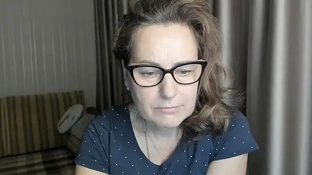 Snapshot of lauraoven chatting on January 2025 04:26:01 PM lauraoven online show from January 2025 04:26:01 PM