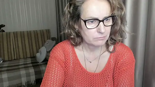 Snapshot of lauraoven chatting on January 2025 05:39:01 PM lauraoven online show from January 2025 05:39:01 PM