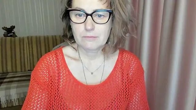 Snapshot of lauraoven chatting on March 2025 11:17:01 AM lauraoven online show from March 2025 11:17:01 AM
