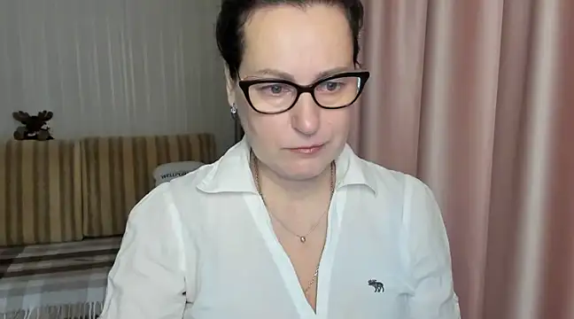 Snapshot of lauraoven chatting on March 2025 07:19:01 AM lauraoven online show from March 2025 07:19:01 AM