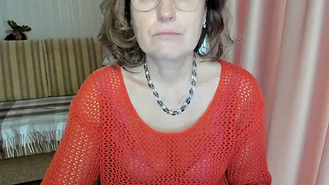 Snapshot of lauraoven chatting on March 2025 10:48:01 AM lauraoven online show from March 2025 10:48:01 AM