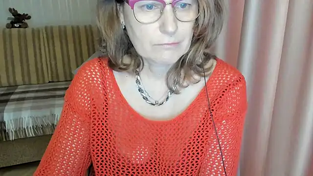 Snapshot of lauraoven chatting on March 2025 10:26:01 AM lauraoven online show from March 2025 10:26:01 AM