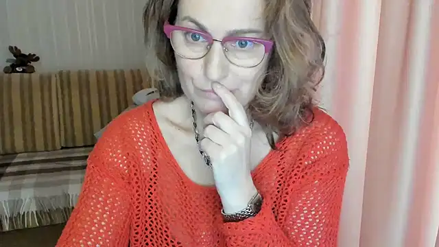 Snapshot of lauraoven chatting on March 2025 11:38:01 AM lauraoven online show from March 2025 11:38:01 AM