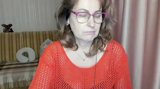 Snapshot of lauraoven chatting on March 2025 03:29:02 PM lauraoven online show from March 2025 03:29:02 PM