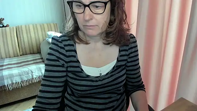 lauraoven online show from May 2026 08:43:02 AM