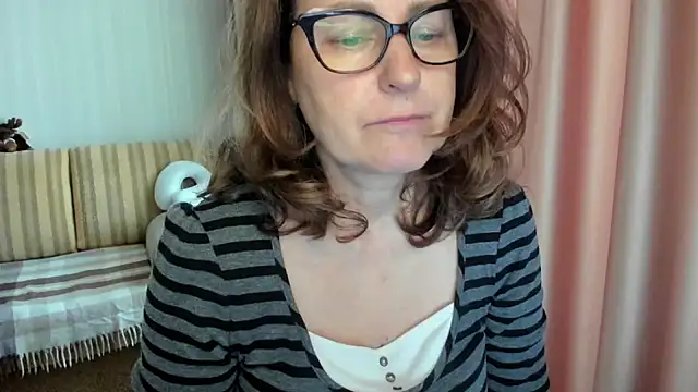 lauraoven online show from May 2026 02:11:02 PM