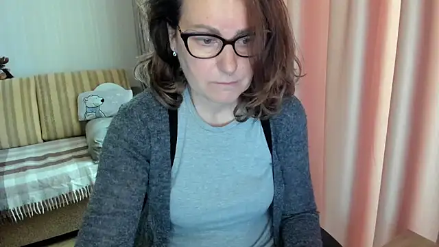 lauraoven online show from May 2026 07:46:02 AM