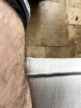 Snapshot of JohnnyBigShot chatting on October 2025 05:13:01 PM JohnnyBigShot online show from October 2025 05:13:01 PM