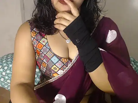 Snapshot of Open_Heart_Lennon chatting on December 2025 04:33:02 AM Open Heart Lennon online show from December 2025 04:33:02 AM