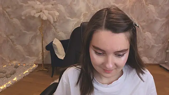 Snapshot of CloudGrace chatting on September 2025 06:13:02 PM CloudGrace online show from September 2025 06:13:02 PM