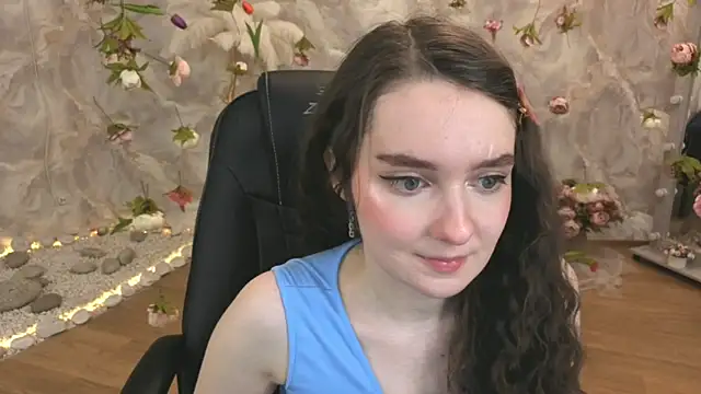 Snapshot of CloudGrace chatting on March 2026 03:11:01 AM CloudGrace online show from March 2026 03:11:01 AM