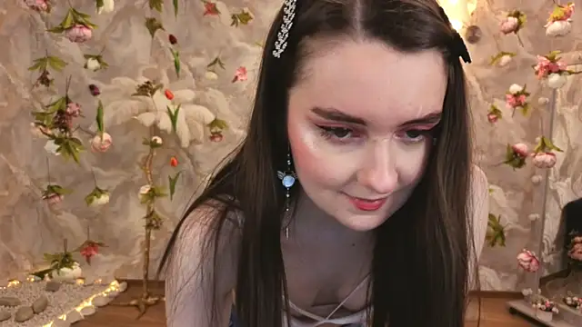 Snapshot of CloudGrace chatting on March 2026 06:18:01 AM CloudGrace online show from March 2026 06:18:01 AM