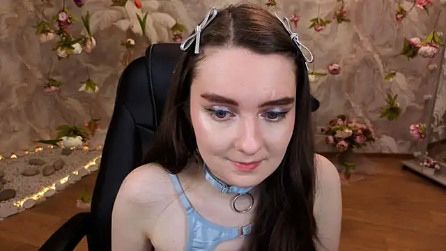 Snapshot of CloudGrace chatting on March 2026 03:23:01 AM CloudGrace online show from March 2026 03:23:01 AM