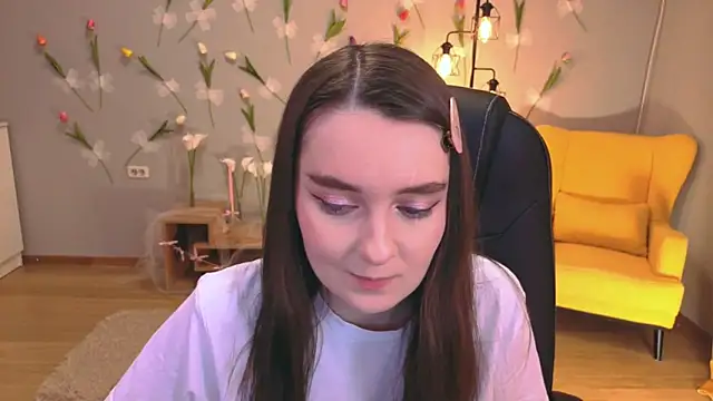 Snapshot of CloudGrace chatting on March 2026 03:12:01 AM CloudGrace online show from March 2026 03:12:01 AM