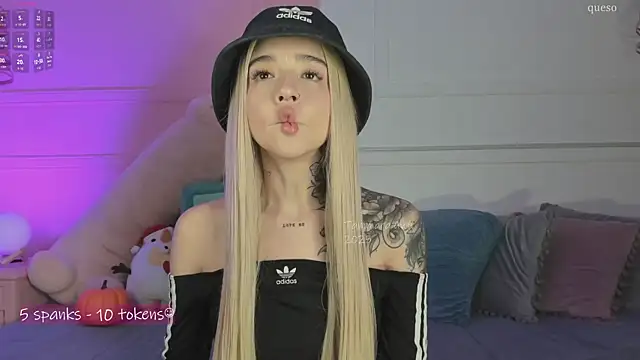 Snapshot of _Tammara_ chatting on November 2025 12:41:02 PM Tammara online show from November 2025 12:41:02 PM