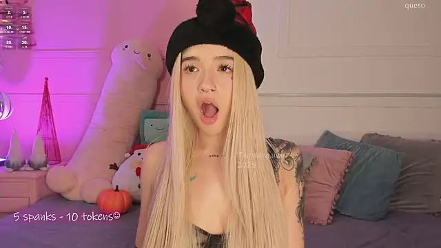 Snapshot of _Tammara_ chatting on December 2025 12:45:01 PM Tammara online show from December 2025 12:45:01 PM