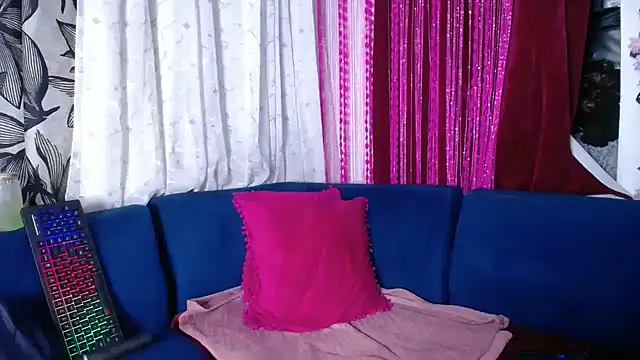 crystalbxx online show from June 2026 04:09:02 PM
