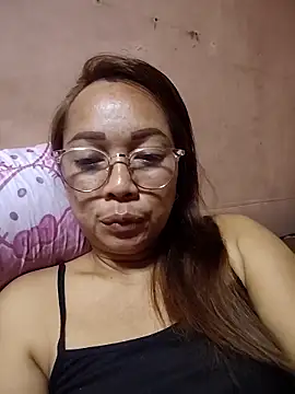 Snapshot of asianwet4u chatting on September 2025 02:33:02 PM asianwet4u online show from September 2025 02:33:02 PM