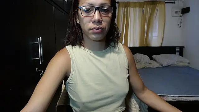 Snapshot of sensual_nataliee chatting on March 2025 09:05:02 PM sensual nataliee online show from March 2025 09:05:02 PM