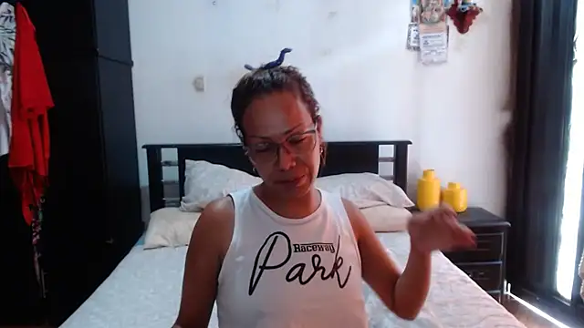 Snapshot of sensual_nataliee chatting on September 2025 02:18:01 PM sensual nataliee online show from September 2025 02:18:01 PM