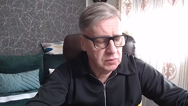 Snapshot of RobertStripX chatting on March 2026 08:27:02 AM RobertStripX online show from March 2026 08:27:02 AM