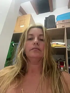 Snapshot of moniquerainx chatting on August 2026 03:19:02 AM moniquerainx online show from August 2026 03:19:02 AM